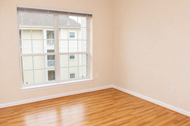 Foto del edificio - 4551 Strutfield Ln