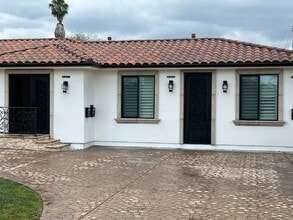 Building Photo - 8145 Valdina Dr