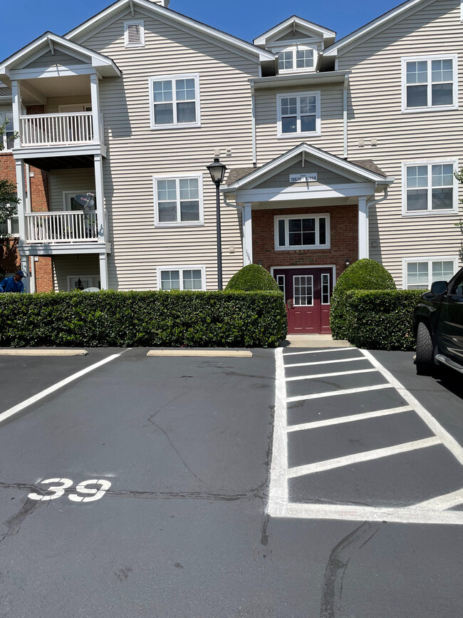 Building Photo - Room in Condo on Hill Point Ct