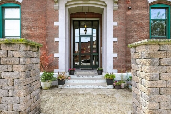 Photo - 120 S 15th St Apartment