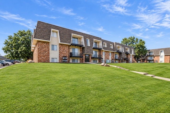 Building Photo - Edgemont Park Apartments
