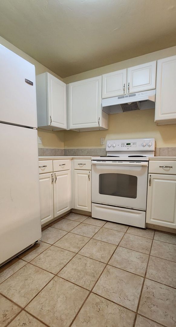 Building Photo - Welcome to Treehouse Village