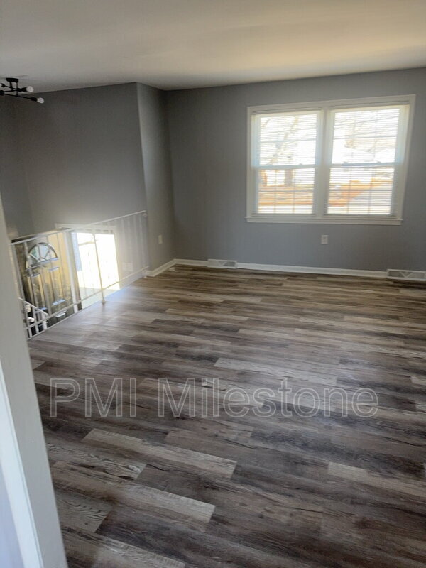 Foto del edificio - 3333 Swann Rd