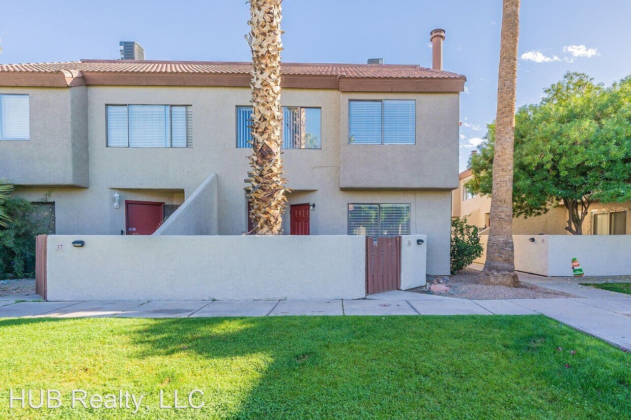 Primary Photo - 3 br, 2 bath House - 2040 S Longmore Unit 38