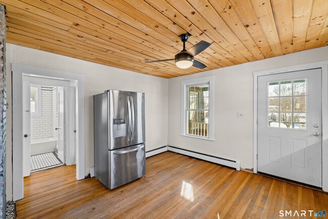 Building Photo - 95 Ashland St