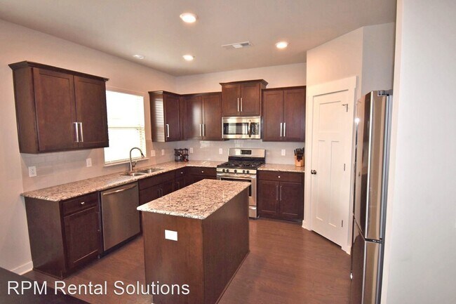 Building Photo - 4 br, 2.5 bath House - 4914 Kingdom Drive