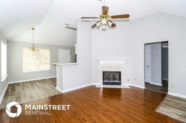 Building Photo - 3761 Clarion Dr