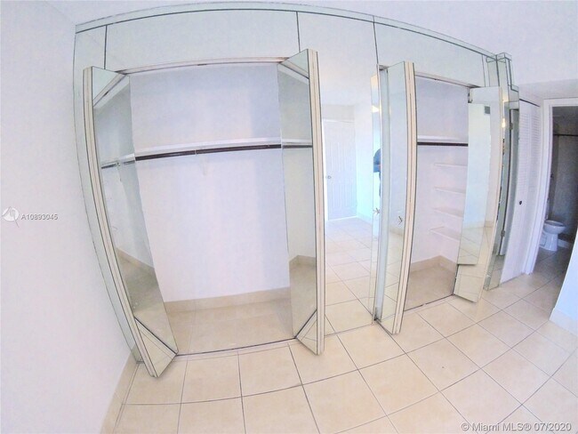 Foto del edificio - 4705 NW 7th St