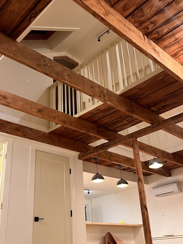 Loft space - 123 Bridge St