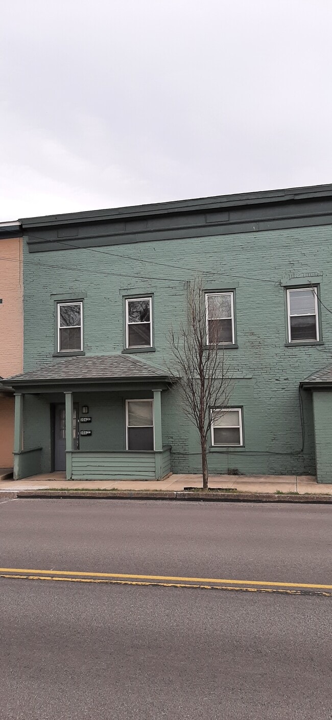 Building Photo - 306 Blair St