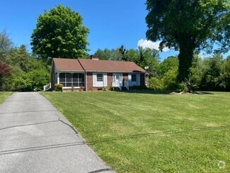 Building Photo - 3627 Riverview Dr