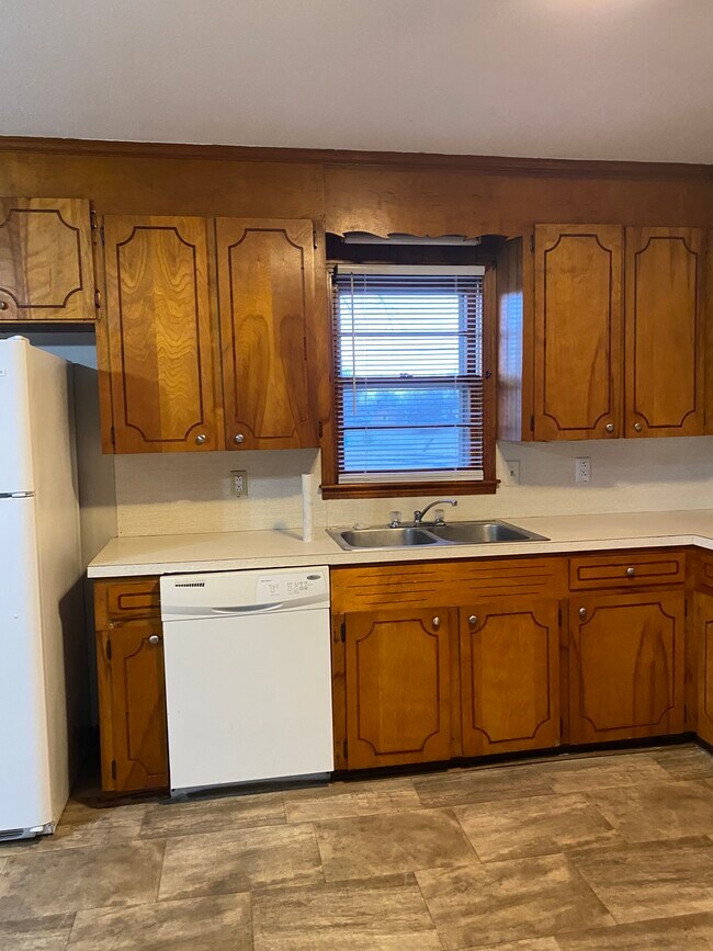 Building Photo - 186 Dogwood Ln