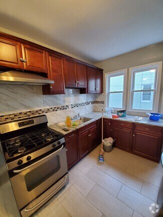 Building Photo - 124 E 32nd St