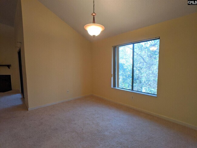 Foto del edificio - 5004 Village Creek Dr