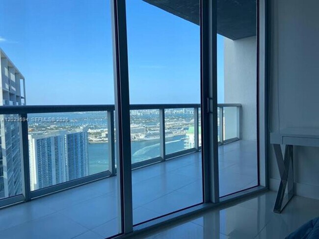 Foto del edificio - 495 Brickell Ave