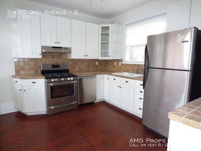 Building Photo - Beautiful Vintage apartment available NOW!