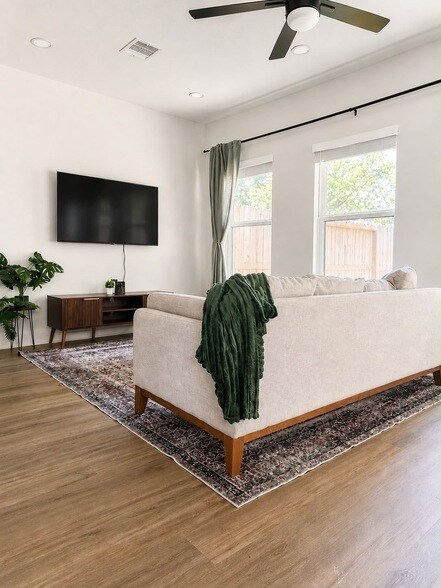Foto del edificio - 4309 Shelby Cir