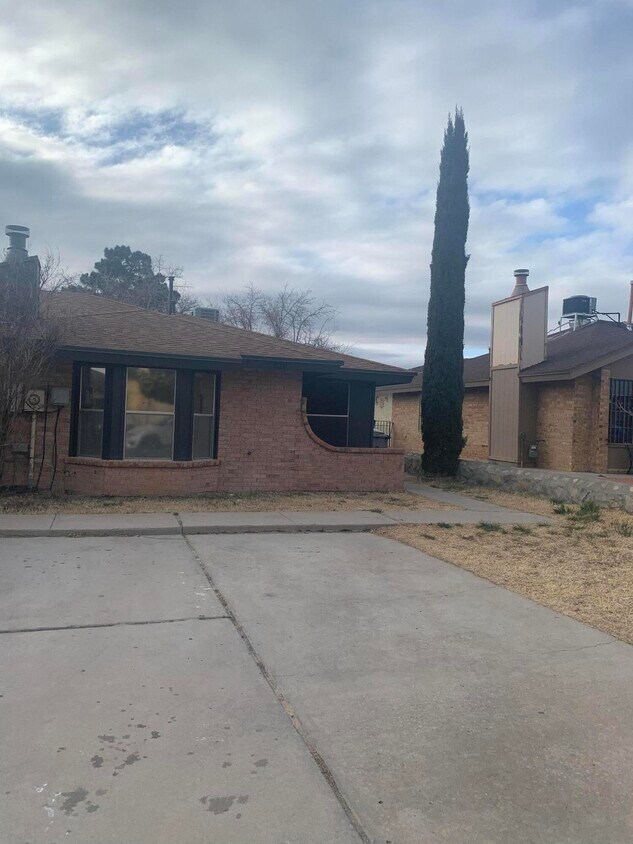 939 Destello Rd, El Paso, TX 79907 House Rental in El Paso, TX