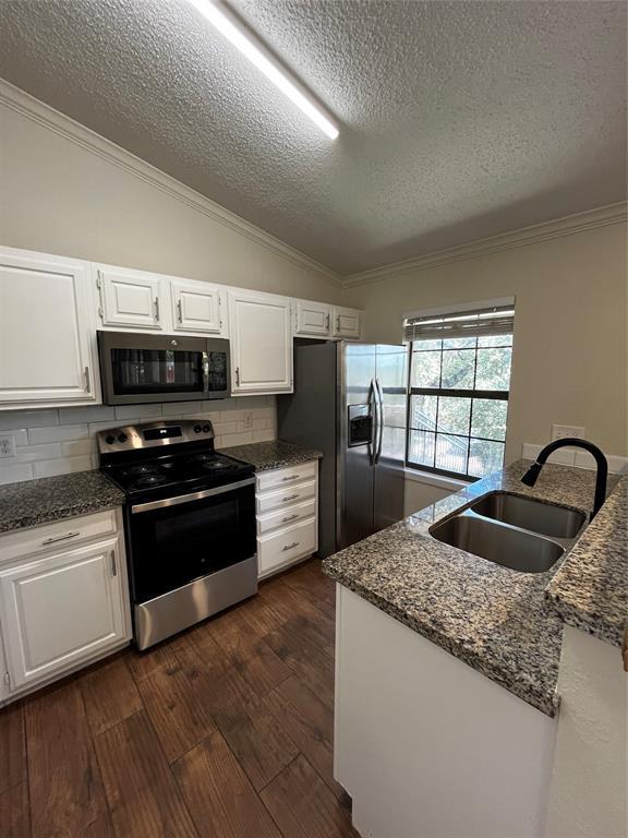 Building Photo - 21107 Highland Lake Dr
