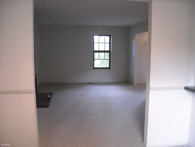 Building Photo - 4753 Olentangy River Rd