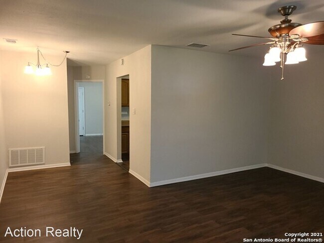Foto del edificio - 1 br, 1 bath House - 10446 Mountain View U...