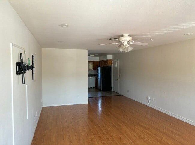 Building Photo - 2 bedrooms 2 baths duplex in El Cajon