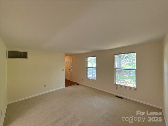 Building Photo - 6616 Wannamaker Ln