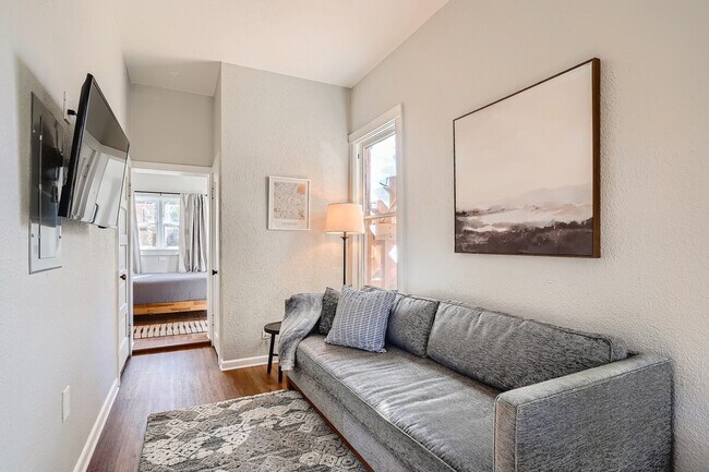 Building Photo - 601 S Pennsylvania St