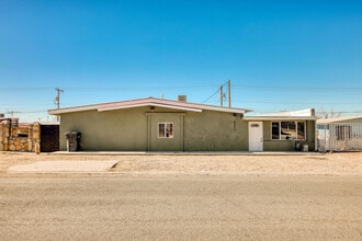 8613 Kingsway Dr