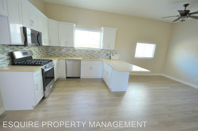 Building Photo - 5 br, 3 bath House - 558 N.MCKINLEY AVE