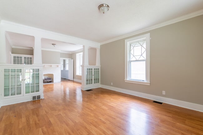 Building Photo - 2004 Walker Ave