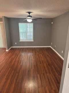 Building Photo - 6213 Hickory Ln Cir