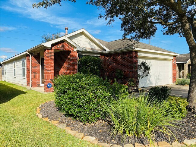 Foto del edificio - 24638 Lakecrest Village Dr