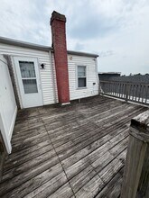 Building Photo - 827 E Prospect St