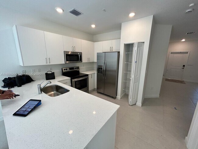 Foto del edificio - 229 SW 159th Way