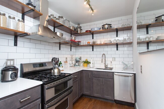 Foto del edificio - 1301 Longfellow St NW