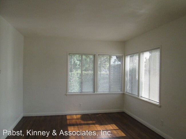 Building Photo - 4528 Lakewood Blvd