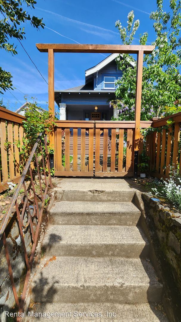 Foto del edificio - 4 br, 2 bath House - 4530 NE 23RD Ave