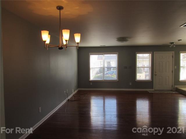 Foto del edificio - 17323 Villanova Rd
