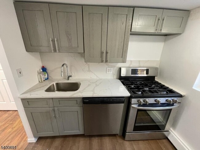 Foto del edificio - 22 Spring Ln