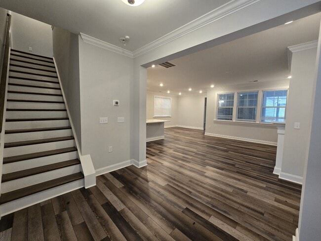 Building Photo - 324 Natsam Wds Wy