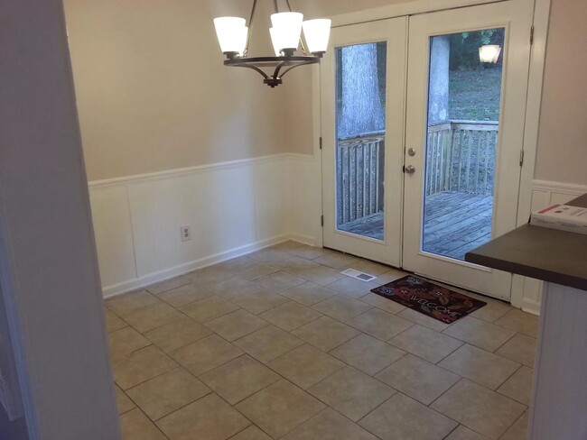 Dinning Area - 217 Ash Cir