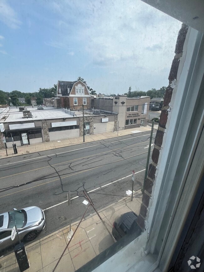 Building Photo - 8022 Frankford Ave