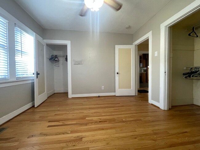 Building Photo - WILLOW GLEN - Well Maintained 2/1.5 In Bea...