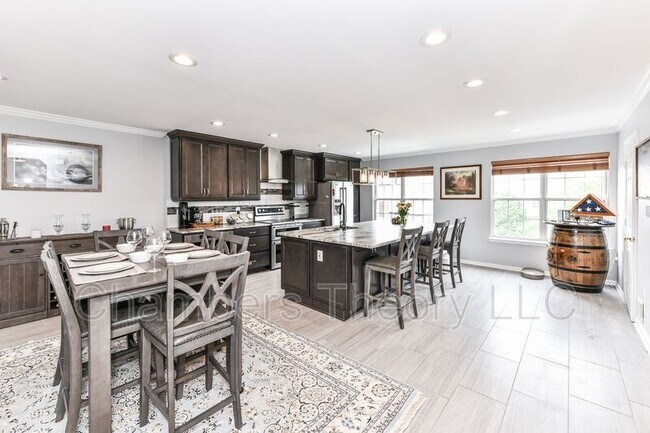 Building Photo - 20166 Hardwood Terrace