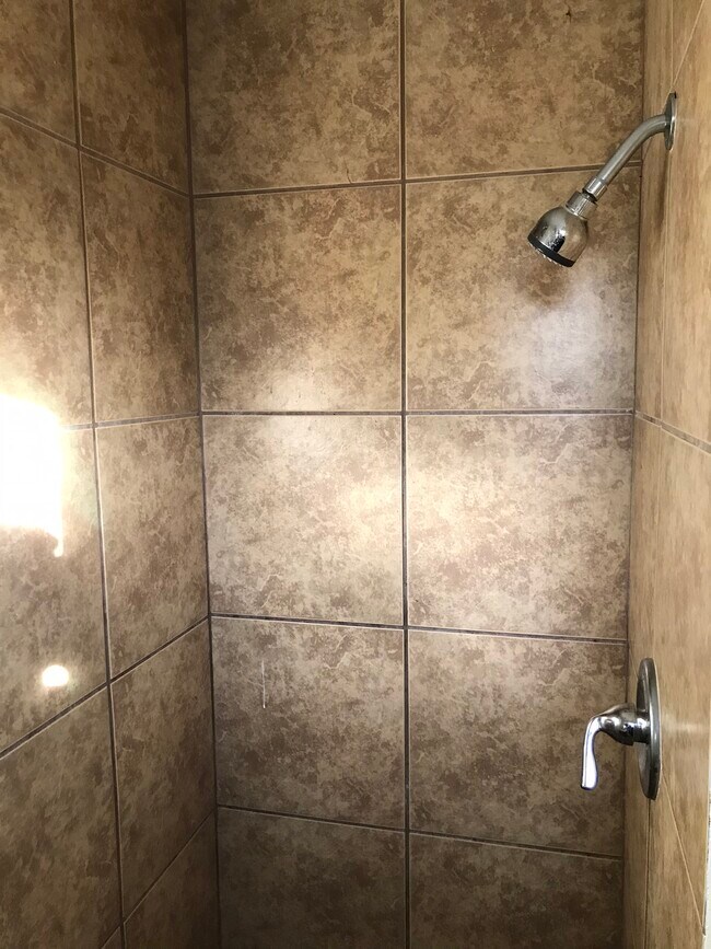 Foto del edificio - 232 W Flores St