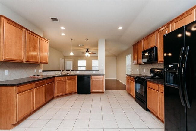 Building Photo - 429 Blackman Tr