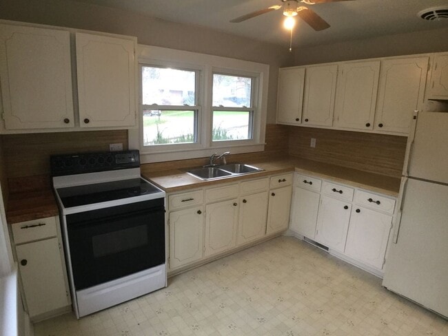 Building Photo - Pulaski, 2BR / 1 BA, Available July 28th