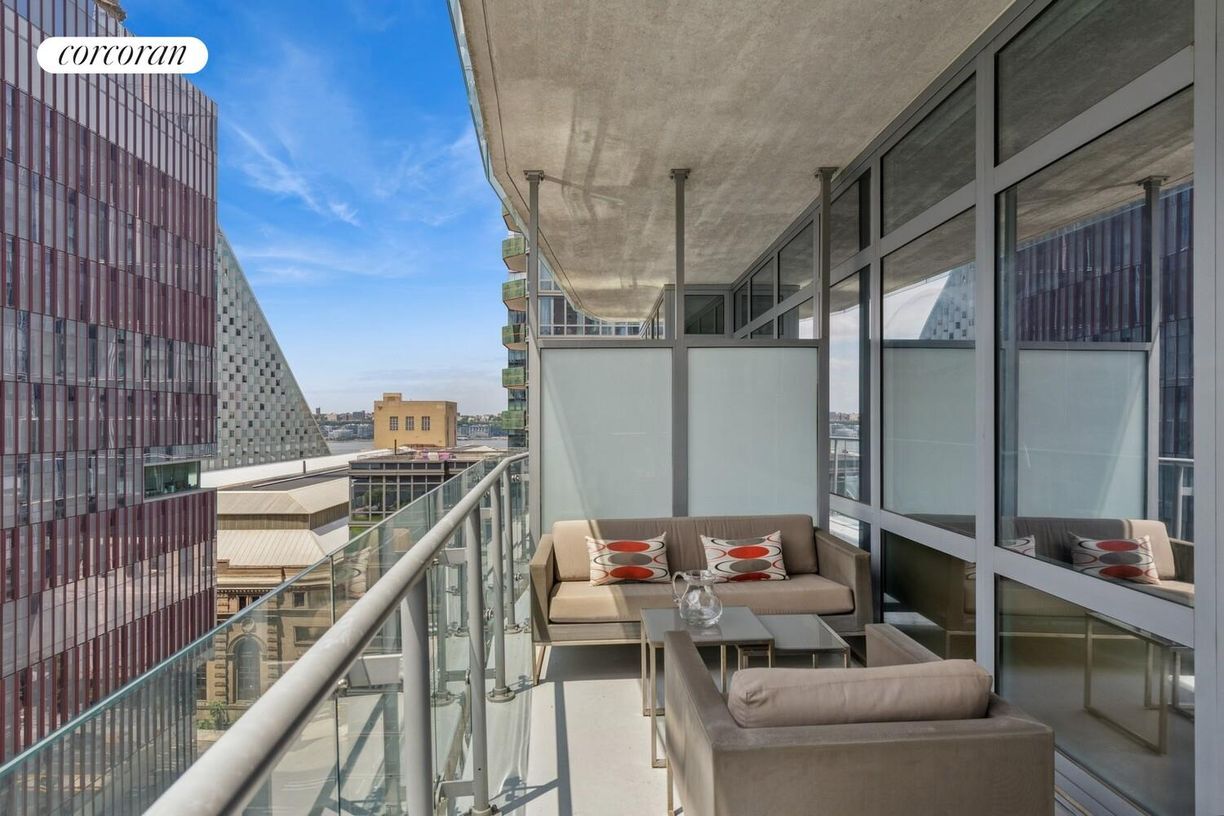 Foto principal - 555 W 59th St