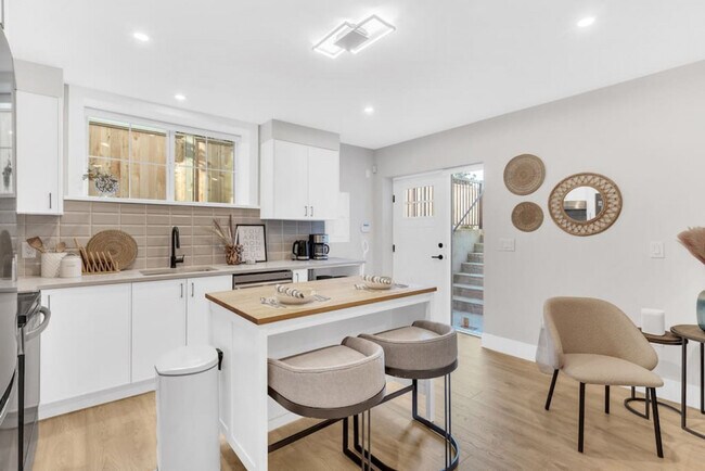 Photo du bâtiment - 2145 W 32nd Ave